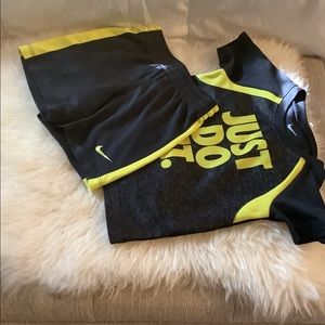 Nike boys Nike short set size 18 months